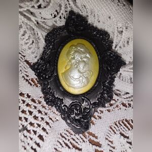 Yellow Ladies Head Cameo Brooch in Black Resin Frame